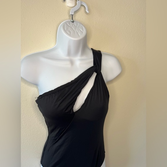 Carmen Marc Valvo Swim Twisted Tides One Shoulder Cut Out One Piece, size 8 NWT! - Picture 4 of 11
